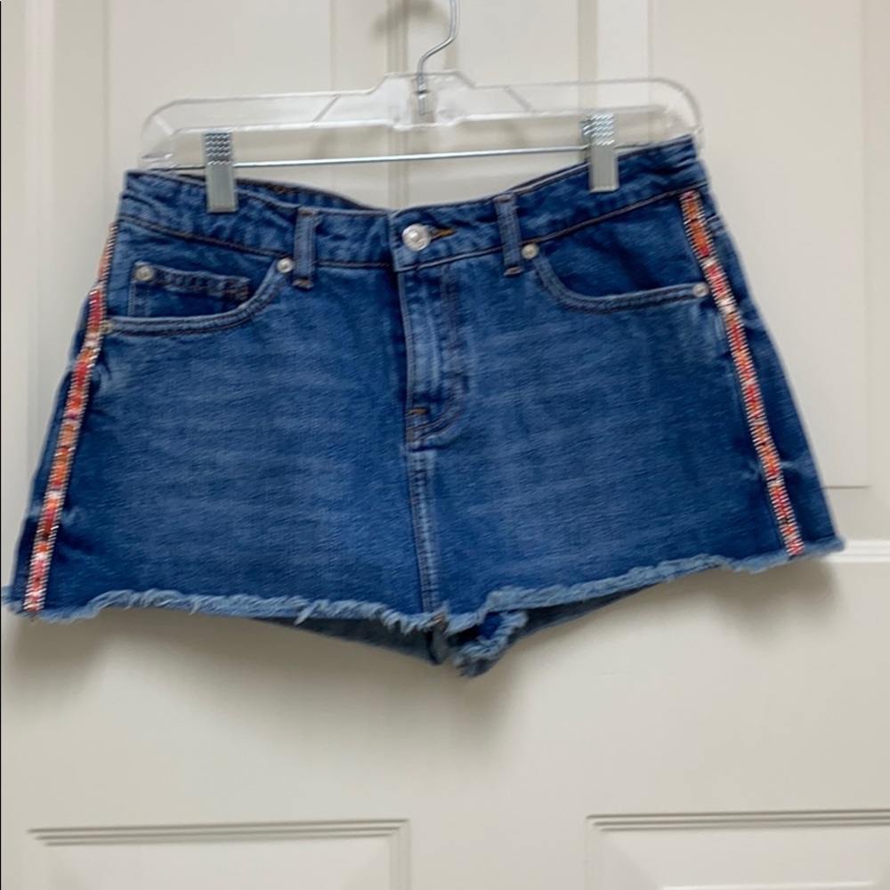 Zara Jean skort